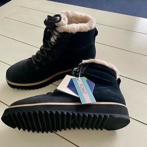TOMS Mojave Waterproof Boots Size 7 Brand New!